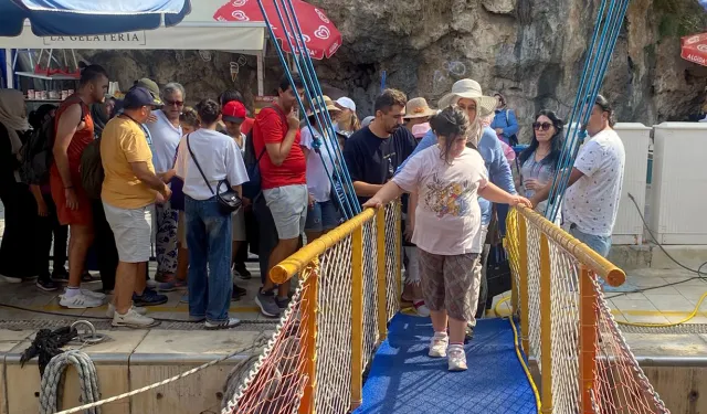 Muratpaşa’dan özel çocuklara mavi yolculuk