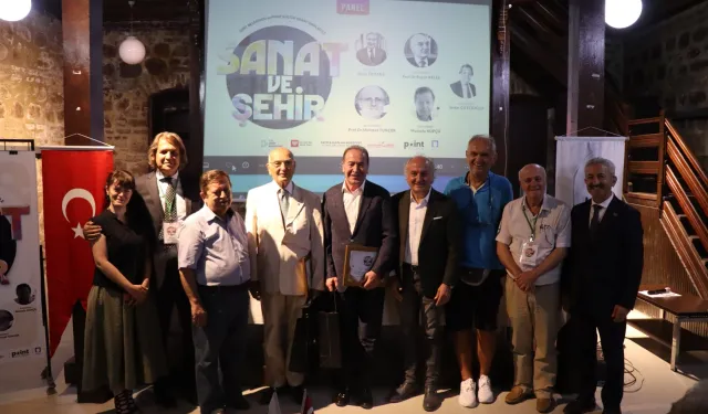 Sanatın kent dokusundaki yeri İzmit’te konuşuldu