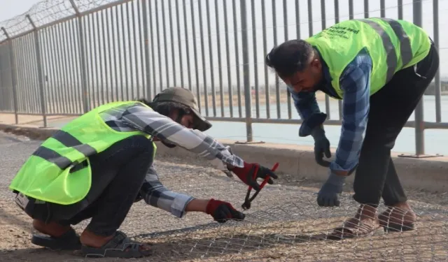 Sulama kanalında can güvenliği için tel örgü önlemi
