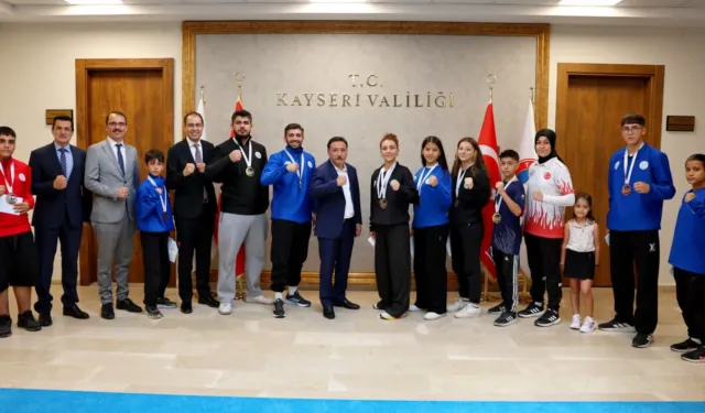 Vali Çiçek, Balkan Şampiyonu ERVA Sporcularını makamında ağırladı