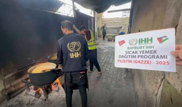 Bayburt İHH'dan Gazze'ye Sıcak Yemek Yardımı