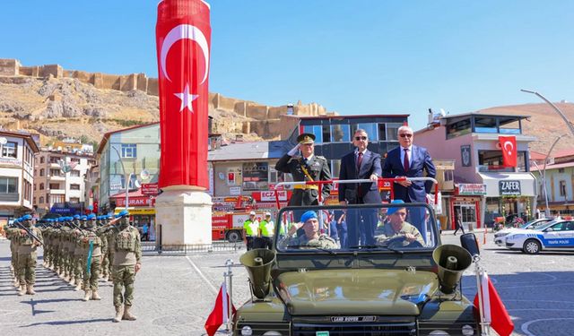 Bayburt'ta 30 Ağustos Zafer Bayramı Coşkuyla kutlandı