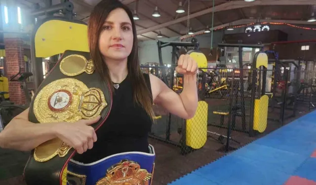 Bayburtlu Elif Nur Turhan yine Dünya Şampiyonu