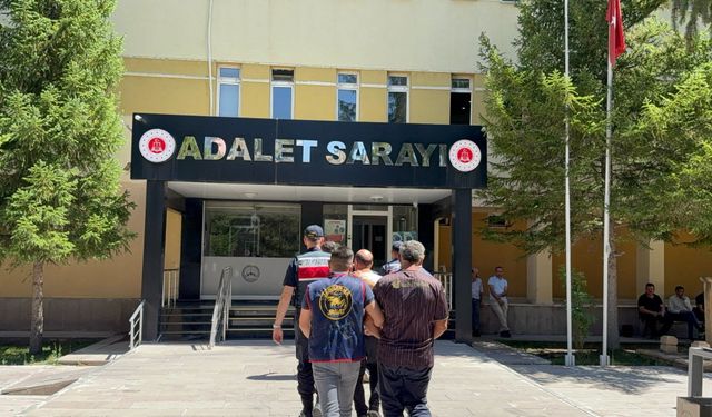 Bayburt'tan ot çalan hırsızlar Araklı'da yakalandı!
