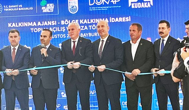 Bakan Kacır, Bayburt’ta yapılacak projelerin İmza Töreni'ne katıldı