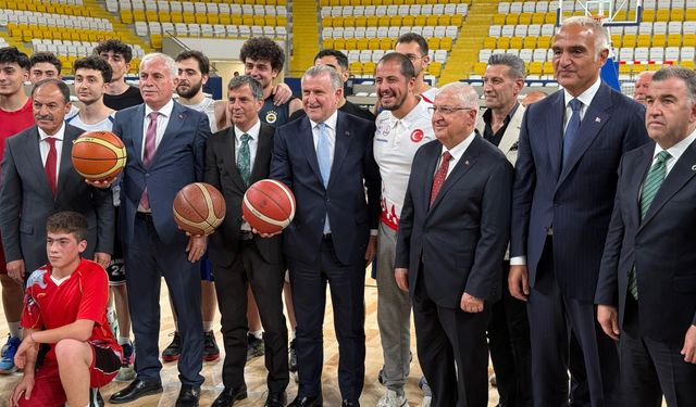 Bayburt'a 4 bin kişilik spor salonunun açılışı yapıldı