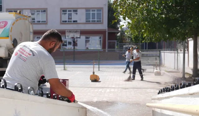 Ankara Keçiören Belediyesi’nden okullarda temizlik seferberliği