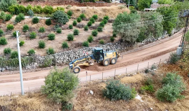 Antalya Büyükşehir’den Finike Dağbağ Mahallesi’ne asfalt