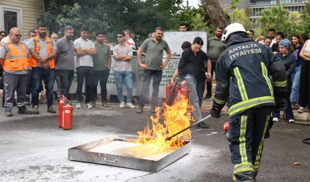 Antalya Büyükşehir’den personeline yangın güvenliği eğitimi