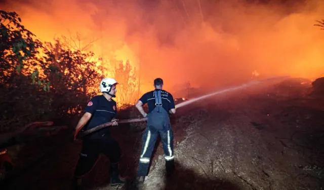 Antalya İtfaiyesi’nden yangınlara hızlı ve etkin müdahale