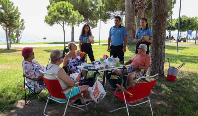 Antalya Konyaaltı Sahili’nde temizlik seferberliği