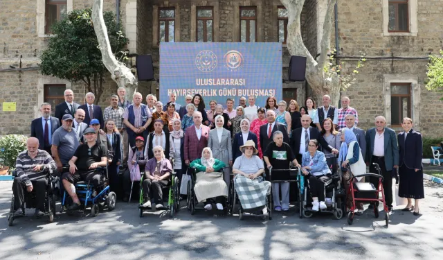 Bakan Göktaş, Darülaceze bağışçılarıyla buluştu