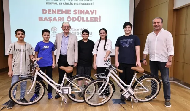 Başarılı öğrencilere Büyükşehir’den ödül