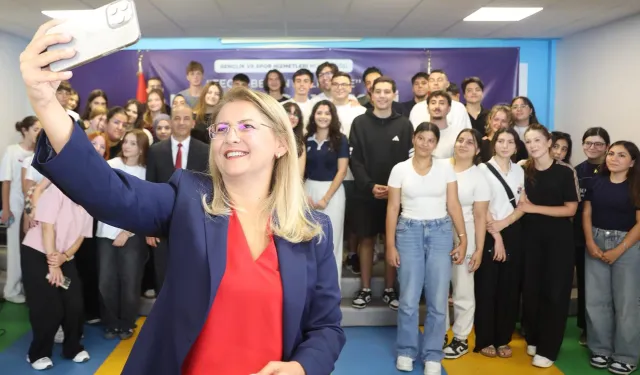 Başkan Ovalıoğlu Bakırköylü gençlerle tecrübe paylaştı