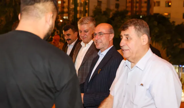 Başkan Pekyatırmacı, kandil gecesinde vatandaşlarla bir araya geldi