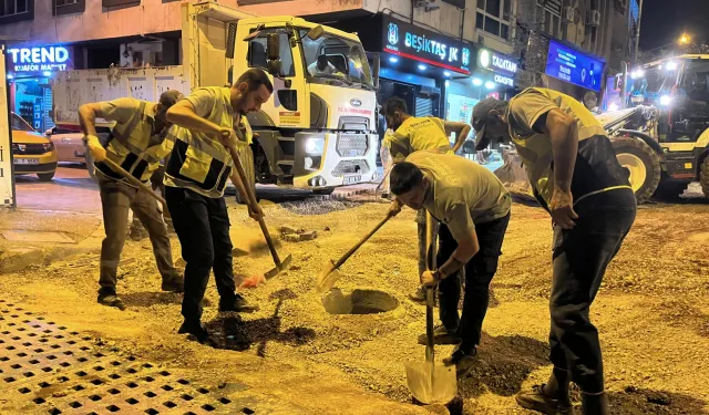 Bornova’da okul saatine yetişmesi için o caddede gece mesaisi