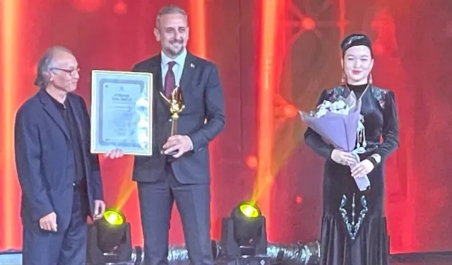 Bursa Devlet Tiyatrosu sezonu uluslararası zirveyle açtı