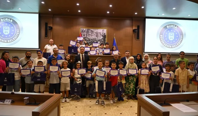 Bursalı çocuk ve gençlerin 'robotik kodlamada' sertifika heyecanı