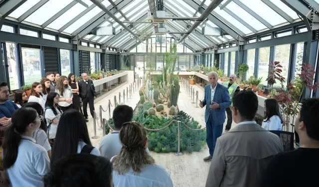 Ediz Hun'dan gençlere kaktüs eğitimi