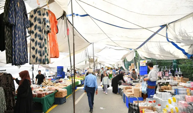 İstanbul Beylikdüzü'nde semt pazarı yeni yerinde