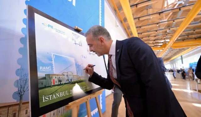 İstanbul'da Milli Pul Sergisi ziyarete açıldı