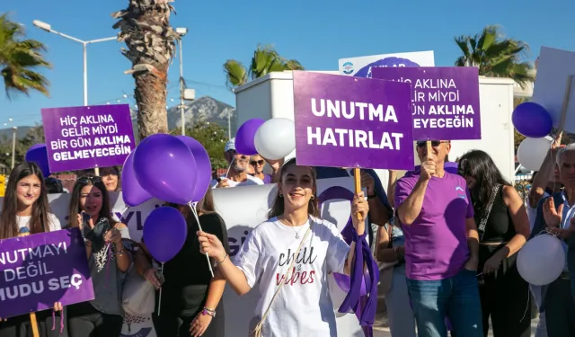 İzmir Güzelbahçe’de Dünya Alzheimer Günü yürüyüşü