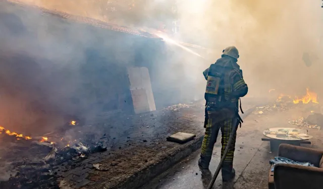 İzmir İtfaiyesi 8 ayda 11 bin 564 yangına müdahale etti