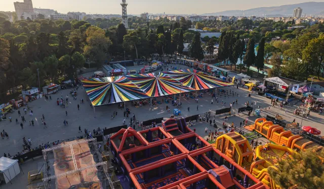 İzmir'de çocuklar fuarda çok mutlu
