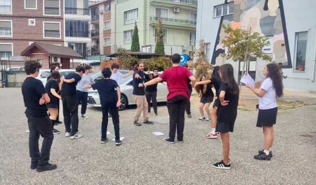 İzmir'de liselilerden farkındalık çalışması