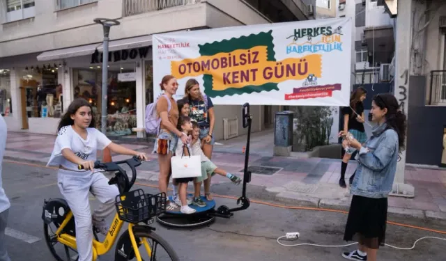 İzmir’de yayalardan 'Otomobilsiz Kent Günü' keyfi
