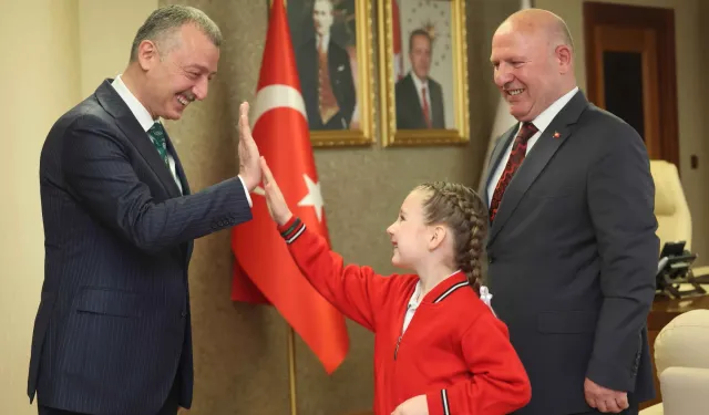 İzmit Ulugazi İlkokulu’na masal gibi bir bahçe