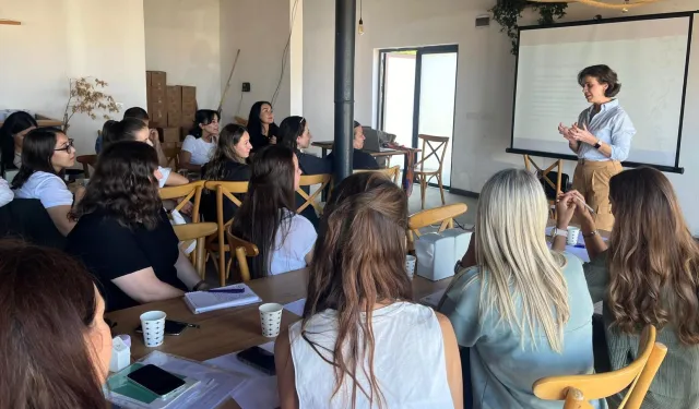 Kadınlar Gölcük’te sanatla buluştu