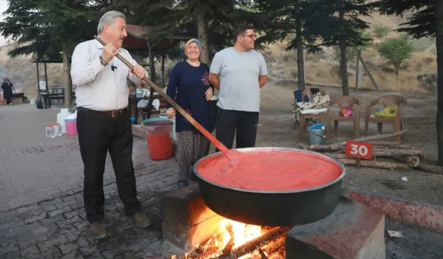 Kayseri Melikgazi'de salça kaynatmaya rekorlu kapanış