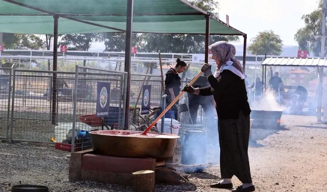 Kayseri Talas'ta vatandaşlar kışlık hazırlıklarını tamamladı