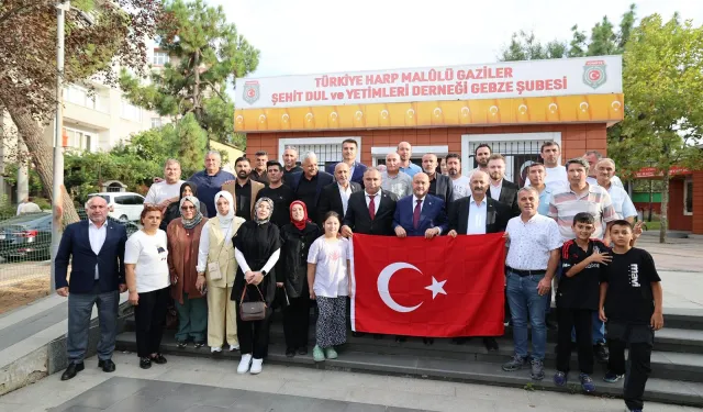 Kocaeli Gebze'de şehit yakınlarına vefa ziyareti