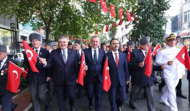 Kocaeli’de Gaziler Günü yürüyüşü