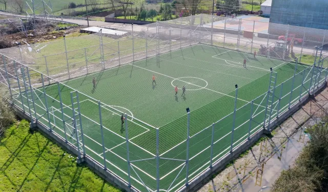Kocaeli’ye 11 yeni futbol sahası kazandırıldı