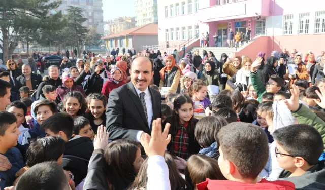 Konya Büyükşehir’den öğrencilere eğitim desteği