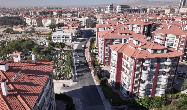 Konya Karatay'da sıcak asfalt çalışmalarına devam