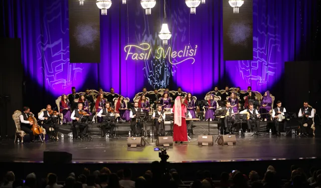 Konya Selçuklu'da klasik gece keyfi