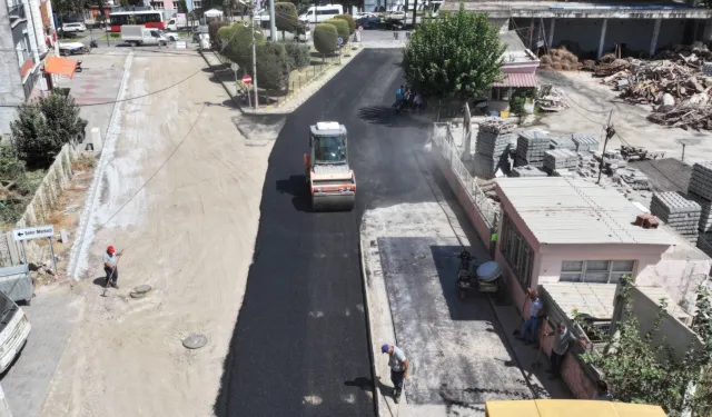 Manisa Ahmetli’ye sıcak asfalt çalışması