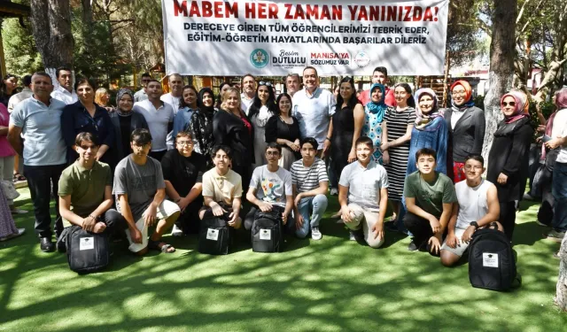 Manisa’da üniversitelilere büyük destek: Her ay 1.000 TL burs