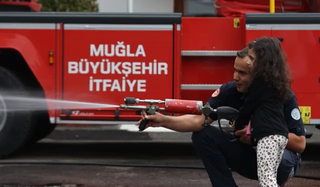 Muğla'da küçük alev kahramanları sahada