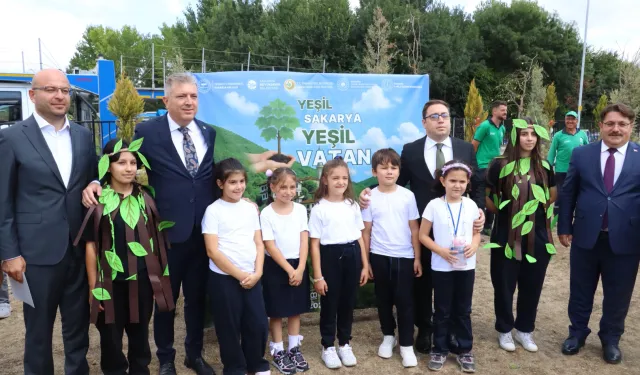 Sakarya’da yeni eğitim yılı fidanlarla başladı