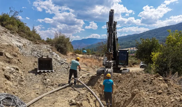 Şehren Mahallesi’ne yeni kaynak ile 2 bin metrelik içme suyu hattı