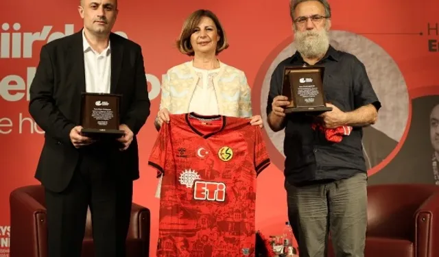 Şiir ve futbol Eskişehir’de buluştu!