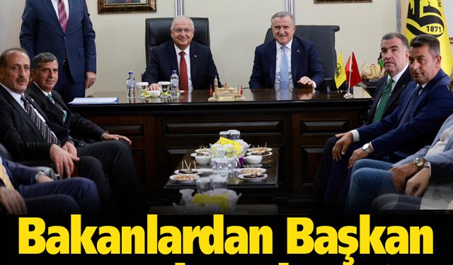 İki bakan, Bayburt Belediye Başkanı Mete Memiş'i makamında ziyaret etti.