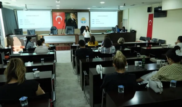 Adana Büyükşehir'den velilere eğitim