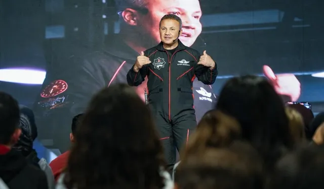 Alper Gezeravcı, Dünya Uzay Haftası’nda gençlerle buluştu