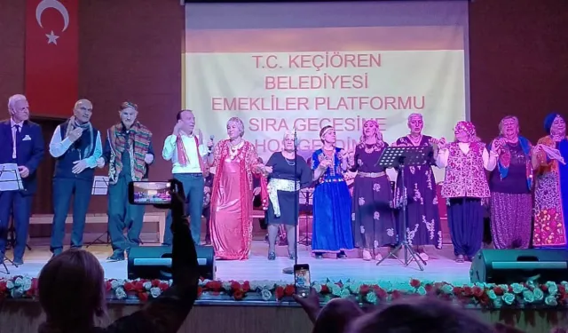 Ankara Keçiören'de emeklilerin 'sıra' coşkusu